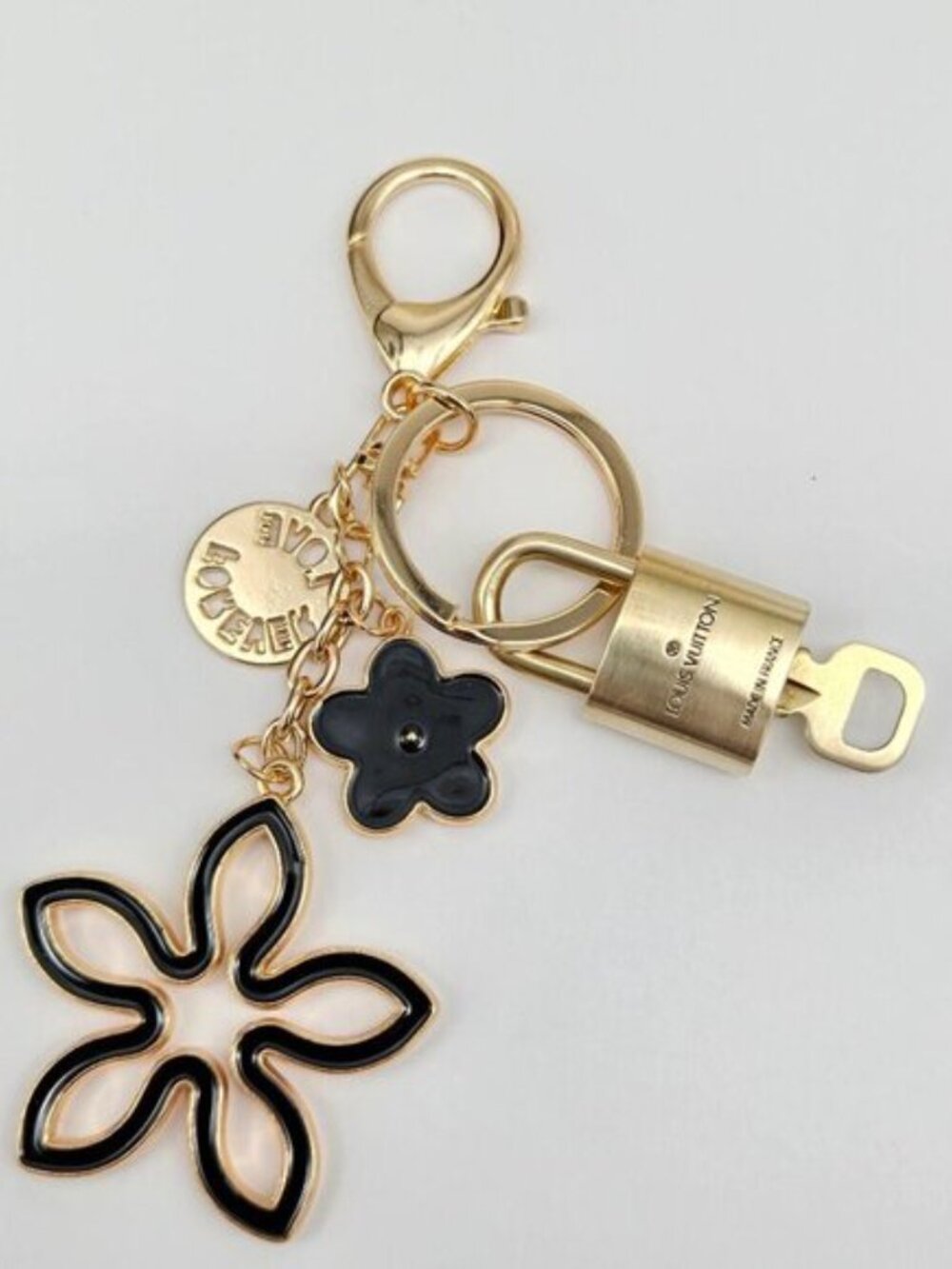 Authentic Louis Vuitton Gold Padlock 🔑 Unbranded Clover Keychain Bag Charm LV - Picture 9 of 11